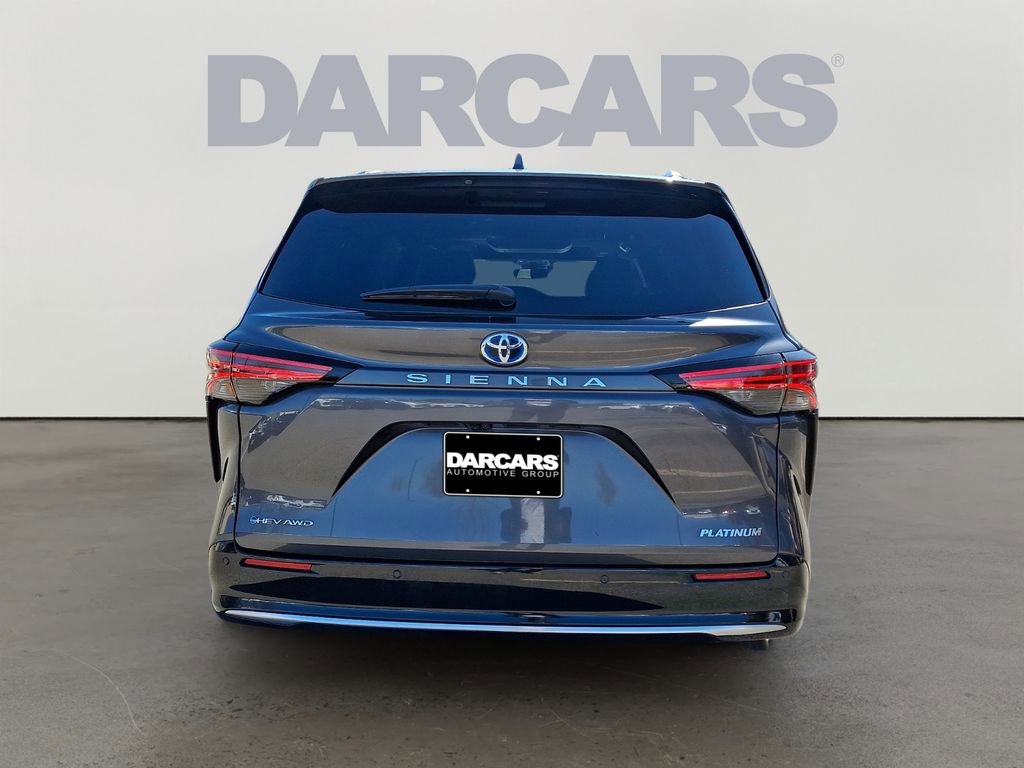 Used 2025 Toyota Sienna Platinum image 6