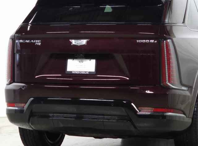 Used 2025 Cadillac Escalade IQ Sport 2 image 9