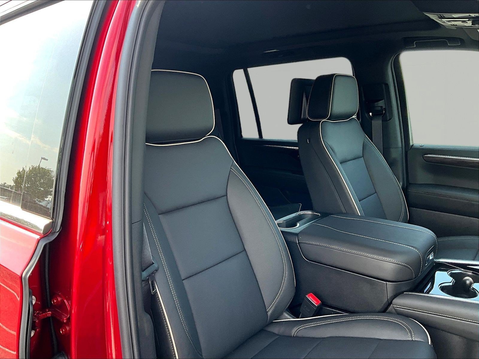 New 2026 Chevrolet Suburban Premier AWD/4WD image 19