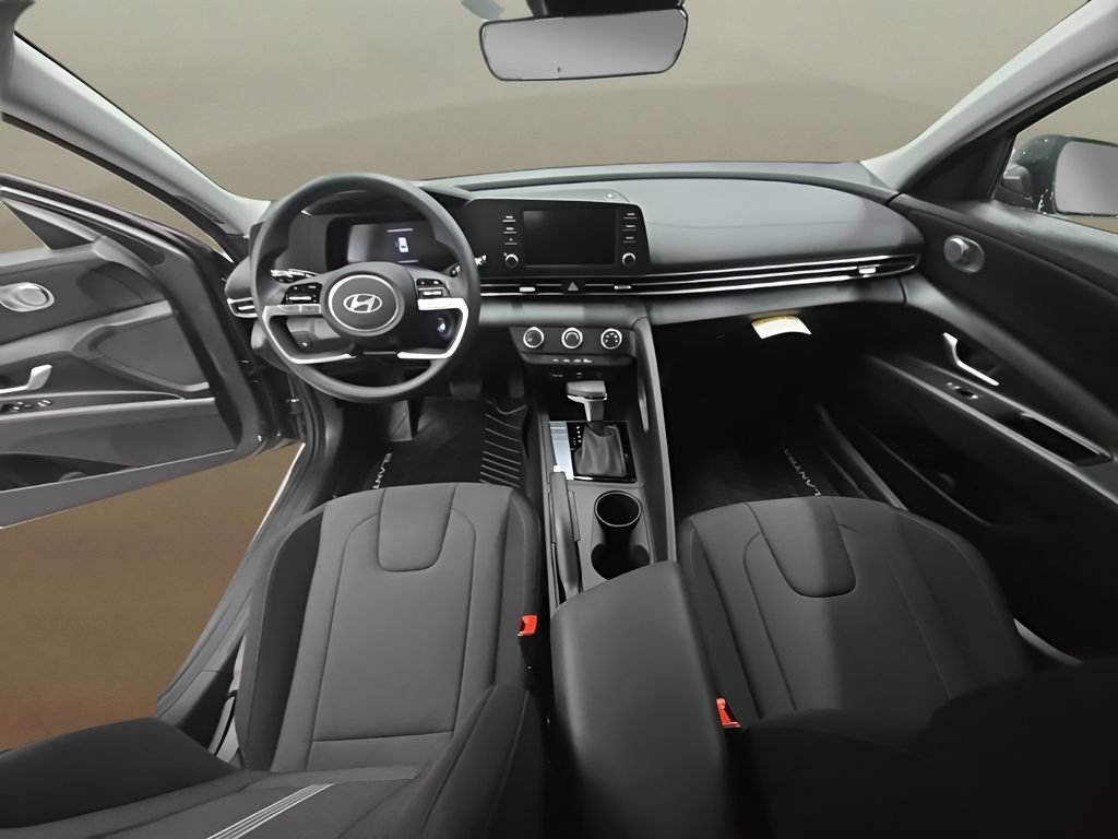 New 2026 Hyundai Elantra SE FWD image 37