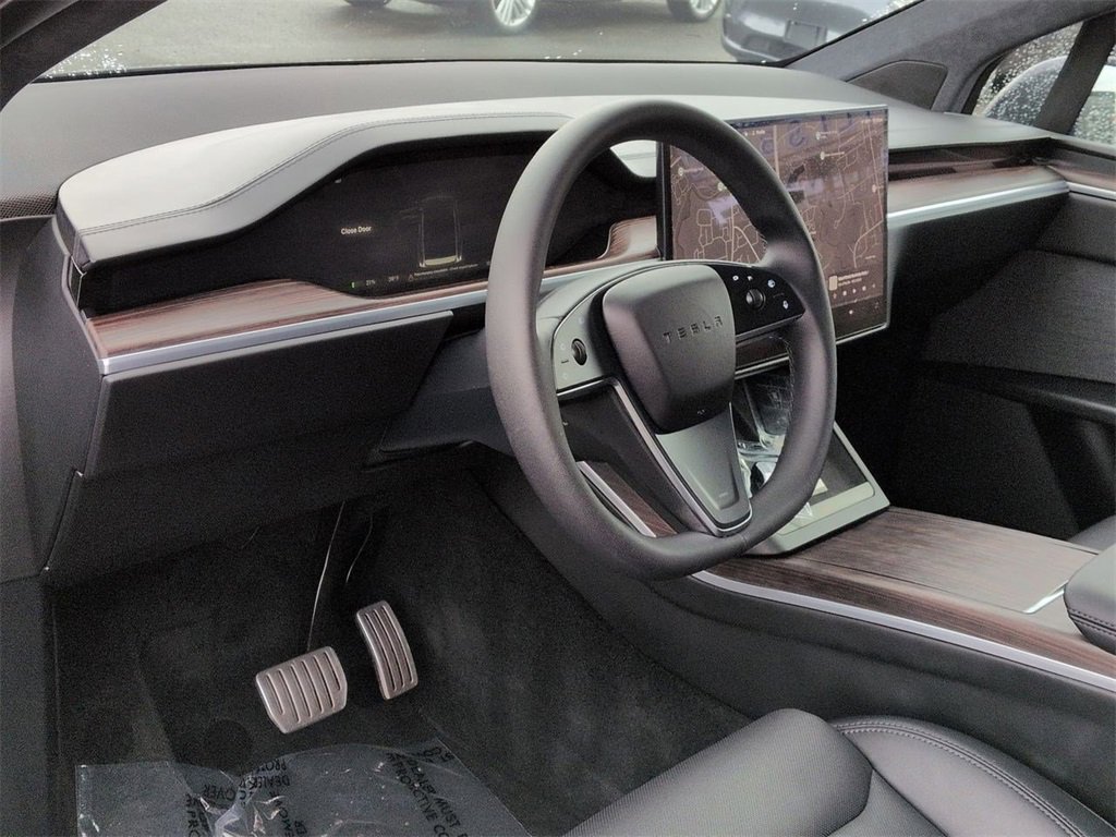 Used 2024 Tesla Model X image 11