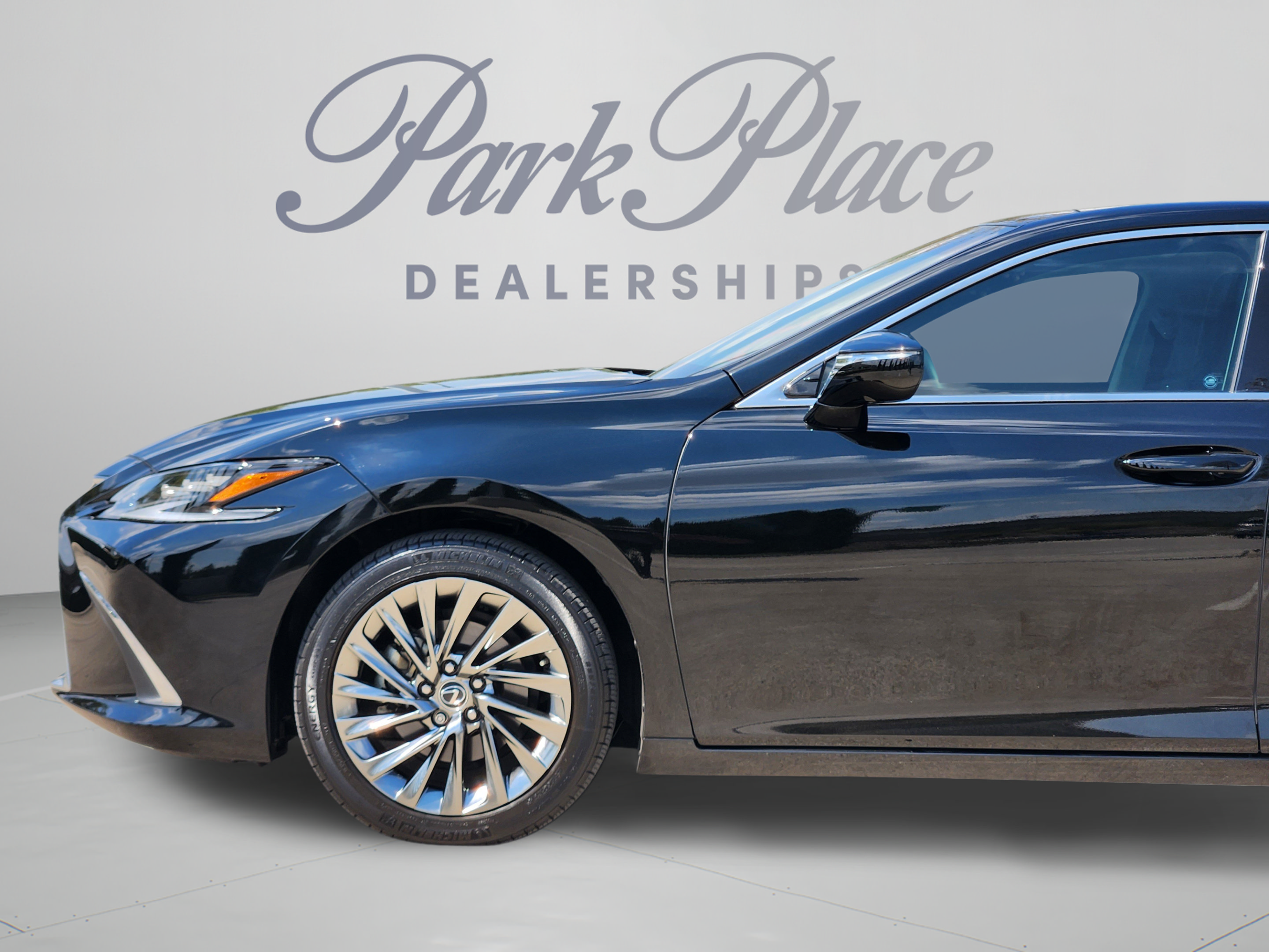 Used 2024 Lexus ES 350 Ultra Luxury w/ Accessory Package (Z2) FWD image 29
