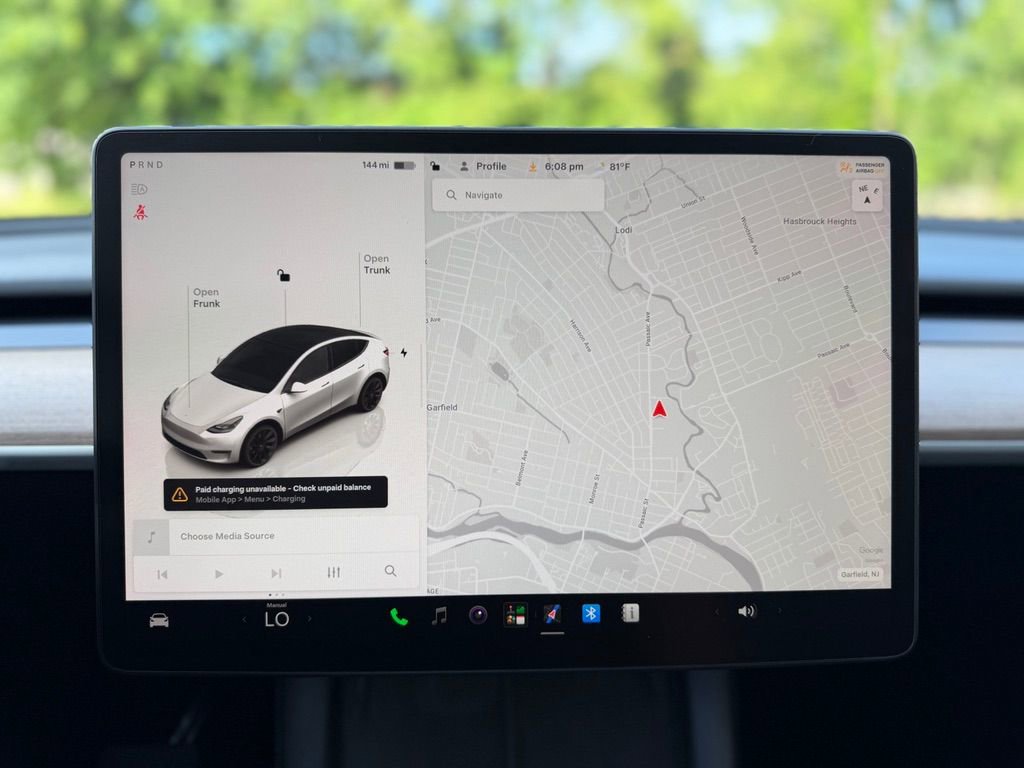 Used 2024 Tesla Model Y Long Range AWD/4WD image 37
