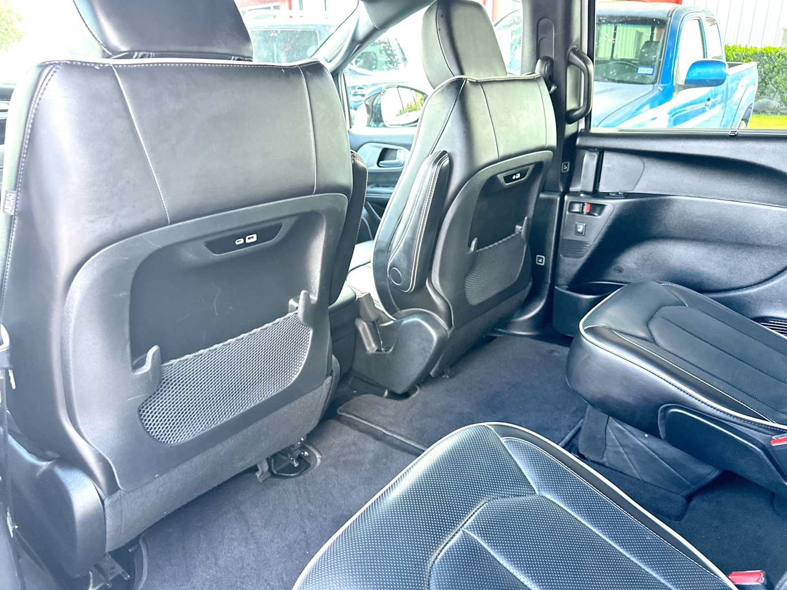 Used 2025 Chrysler Pacifica Limited FWD image 24