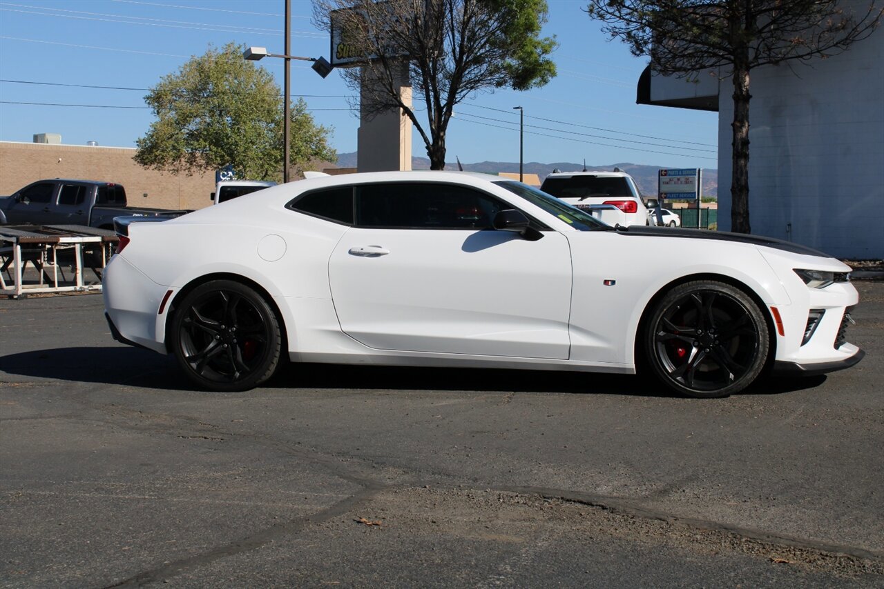 Used 2018 Chevrolet Camaro SS RWD image 9