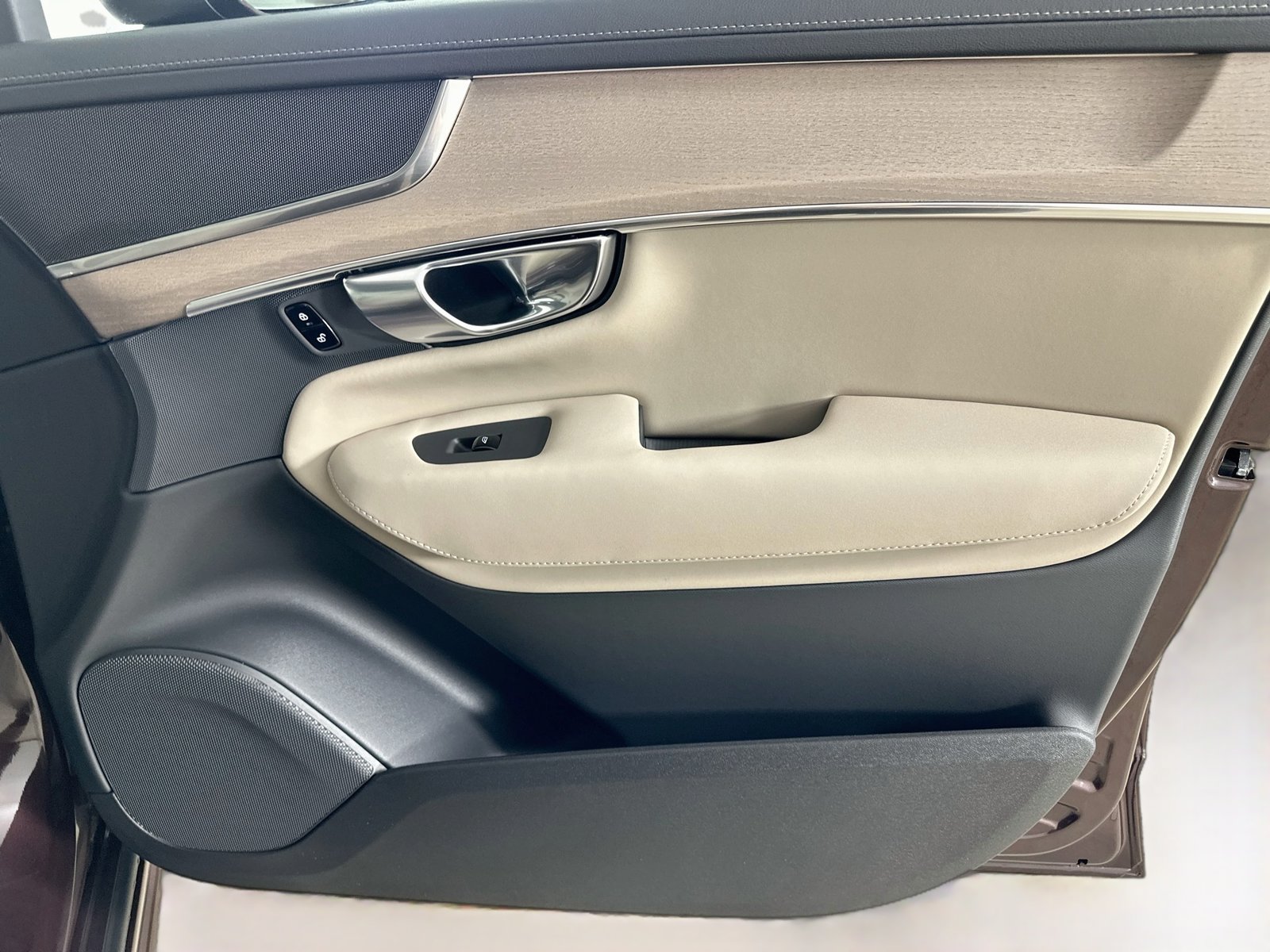 New 2026 Volvo XC90 B5 Core w/ Protection Package Premier AWD/4WD image 42