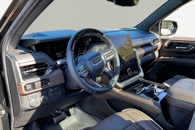 Used 2026 GMC Yukon Denali Ultimate AWD/4WD image 12