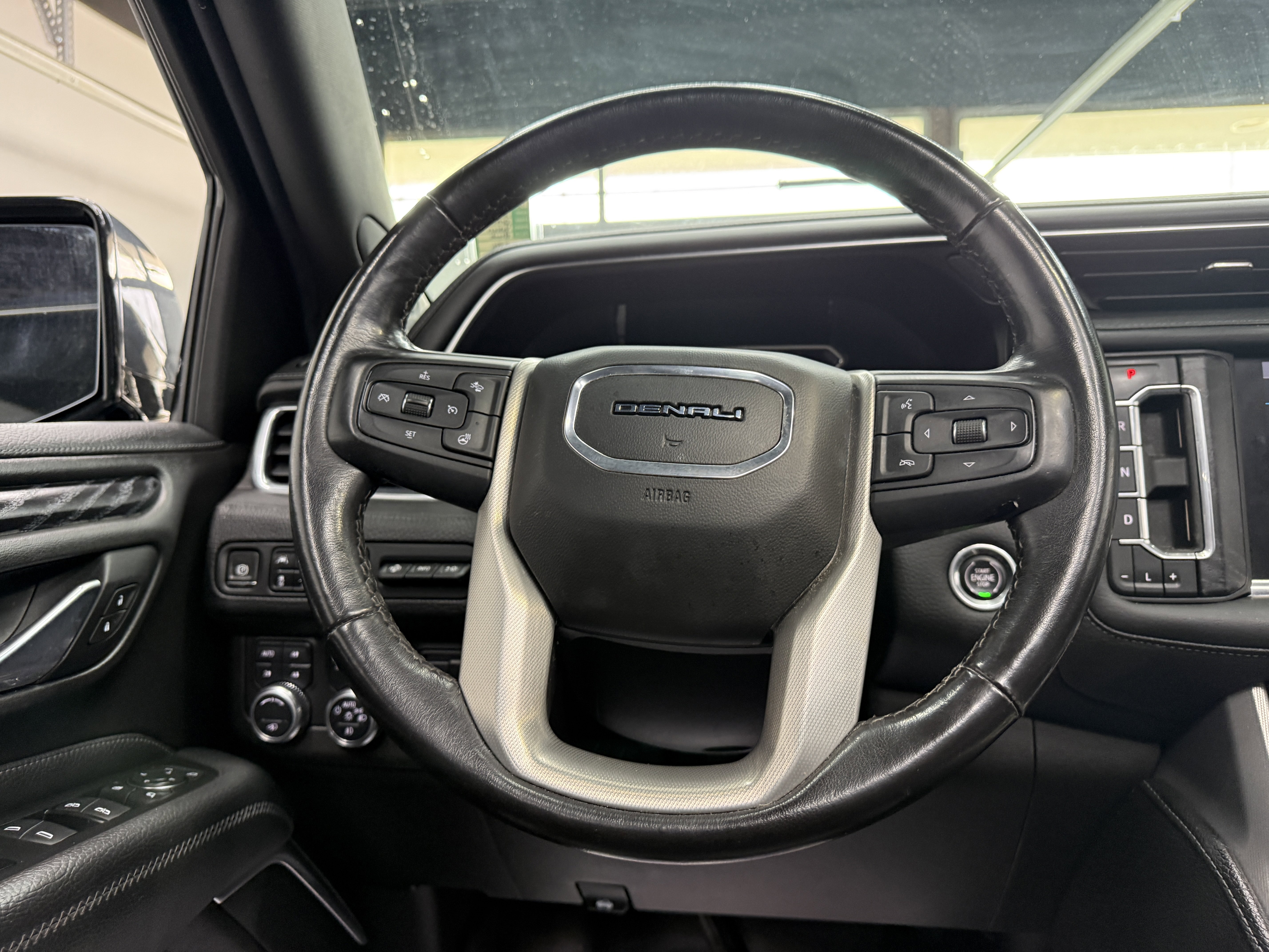 Used 2021 GMC Yukon Denali w/ Denali Ultimate Package image 14