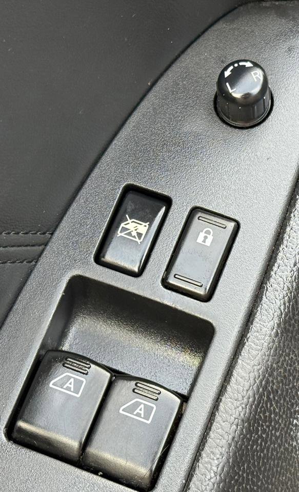 Used 2012 INFINITI G37 x w/ Premium Pkg AWD/4WD image 16