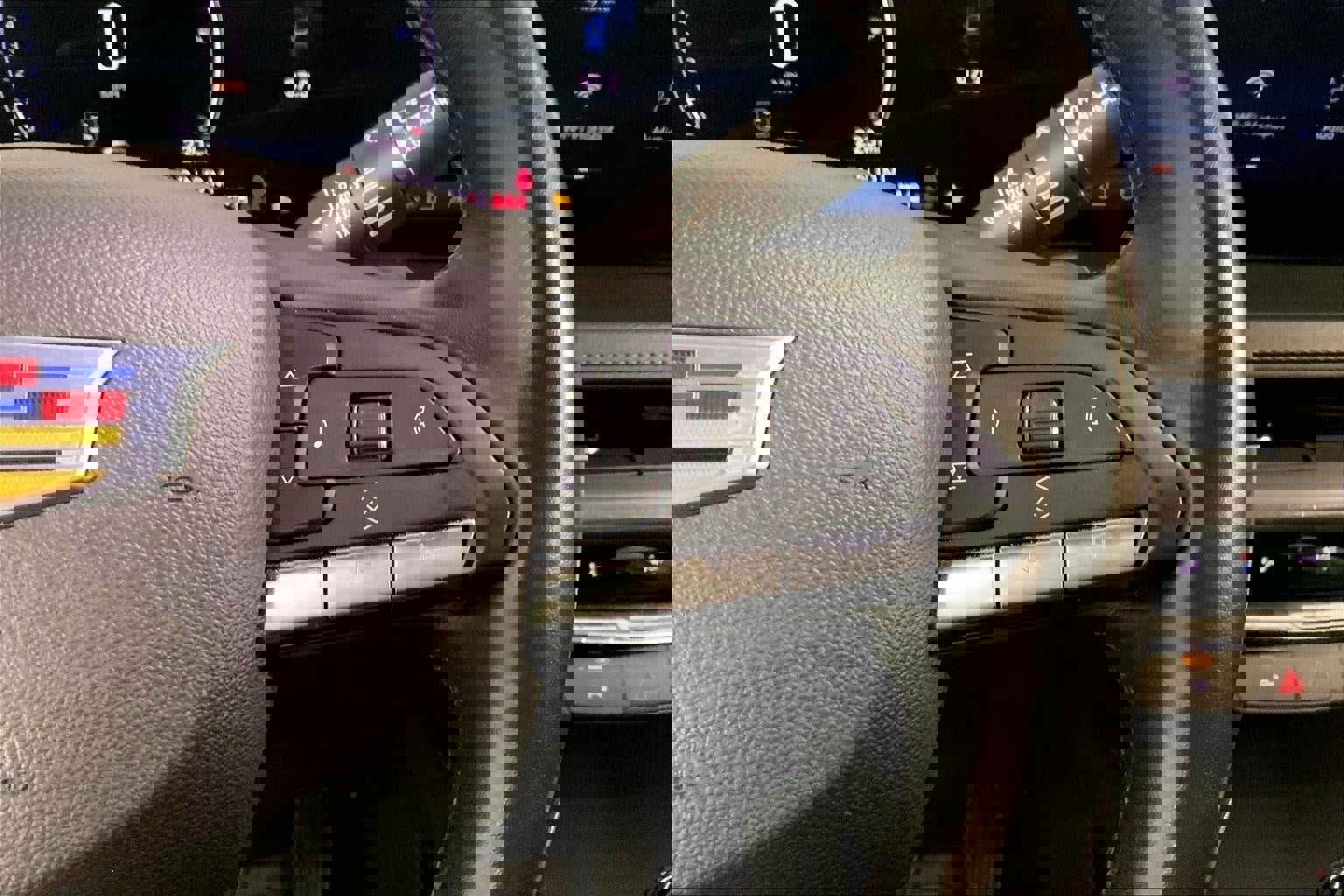 Used 2024 Cadillac XT4 Premium Luxury image 19