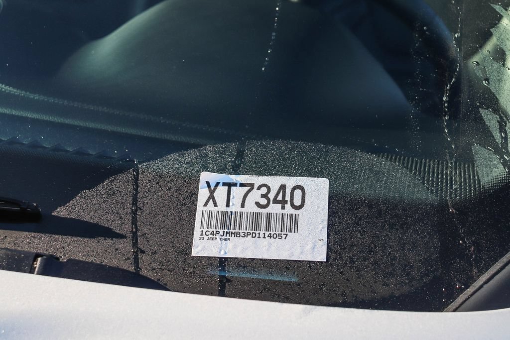Used 2023 Jeep Cherokee Altitude Lux AWD/4WD image 30