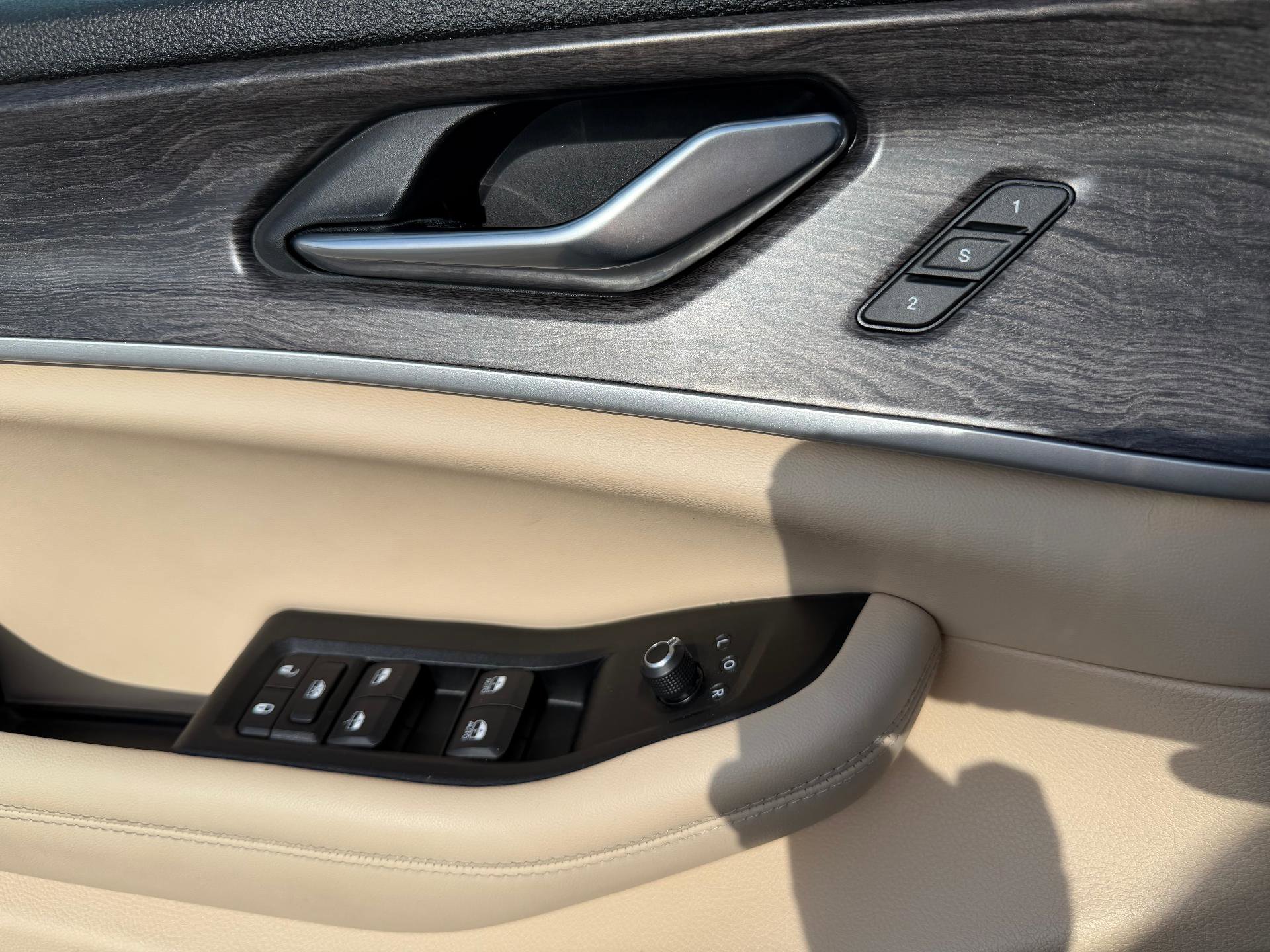 Used 2024 Jeep Grand Cherokee Limited image 27