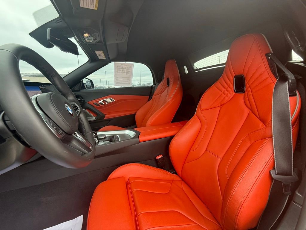 Used 2024 BMW Z4 M40i w/ Premium Package image 28