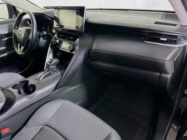 Used 2021 Toyota Venza LE image 27