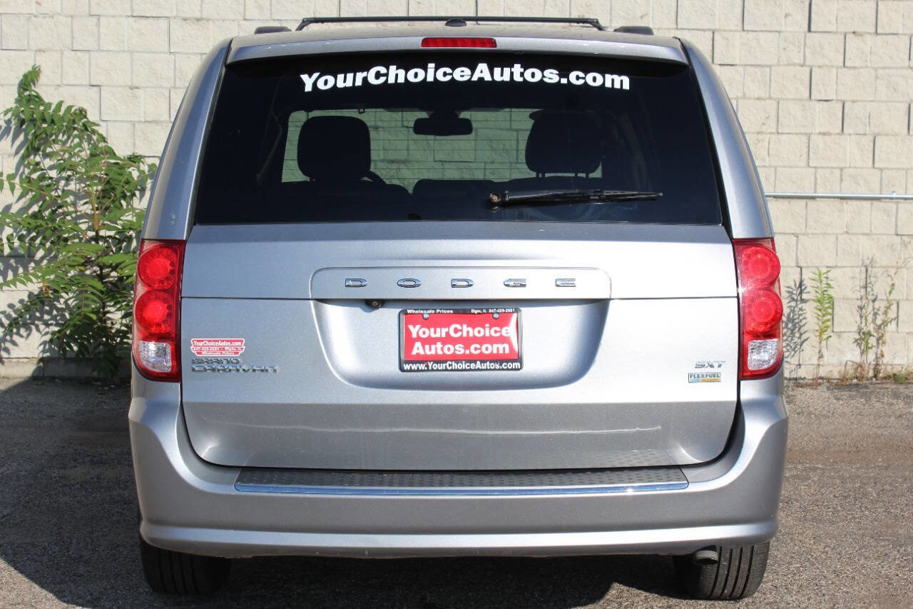 Used 2018 Dodge Grand Caravan SXT image 4