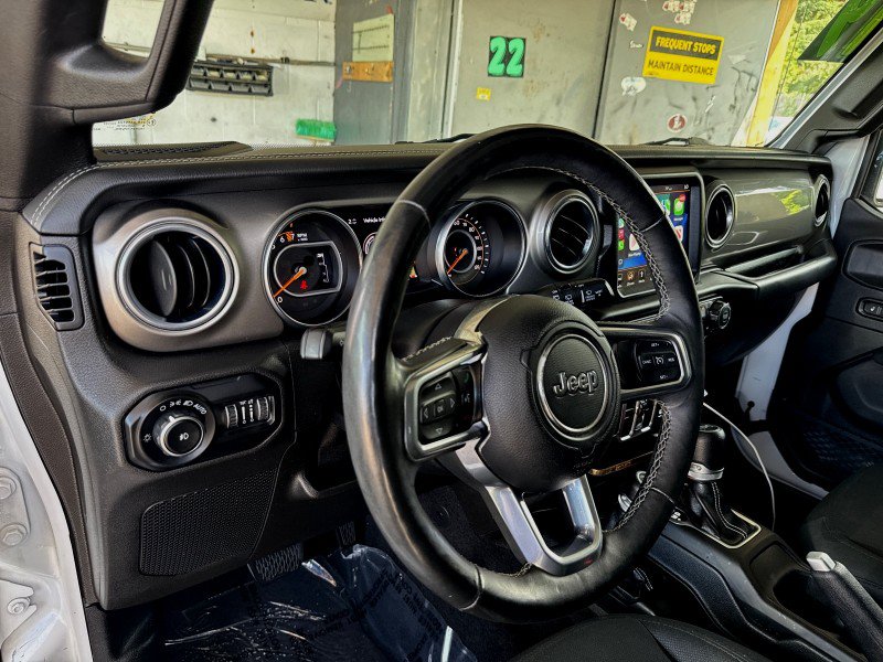 Used 2019 Jeep Wrangler Unlimited Sahara AWD/4WD image 16