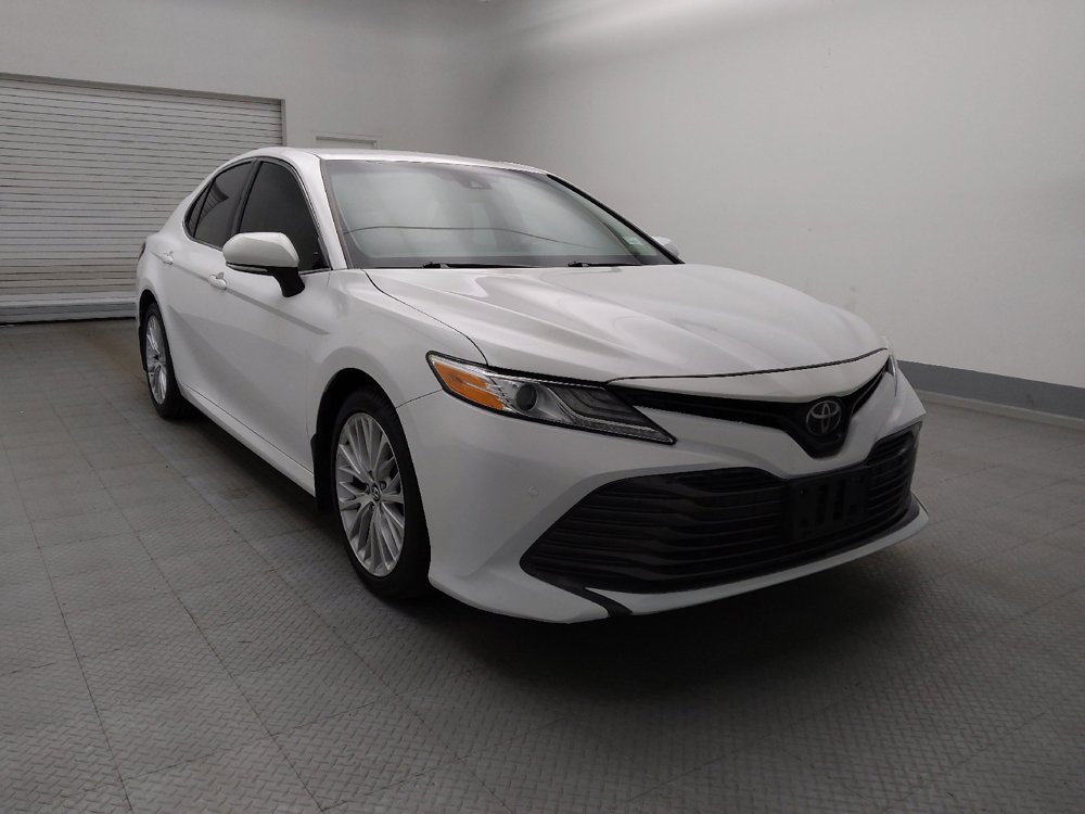 Used 2018 Toyota Camry XLE FWD image 13