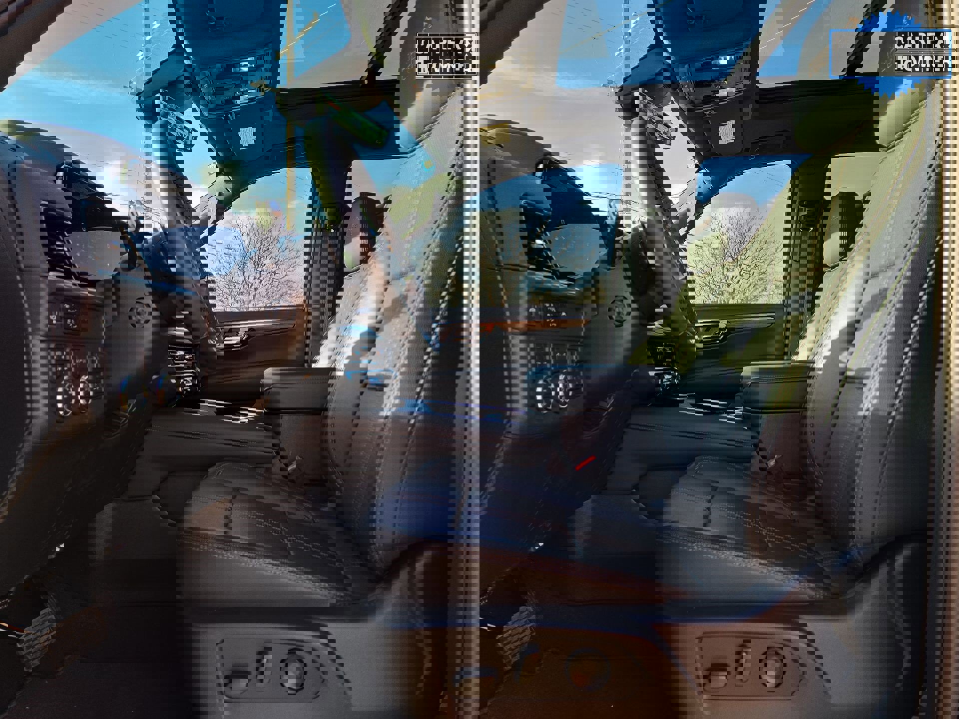 Used 2025 Chevrolet Tahoe High Country image 16