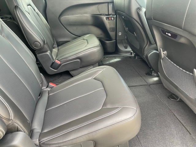 New 2026 Chrysler Pacifica Select image 12