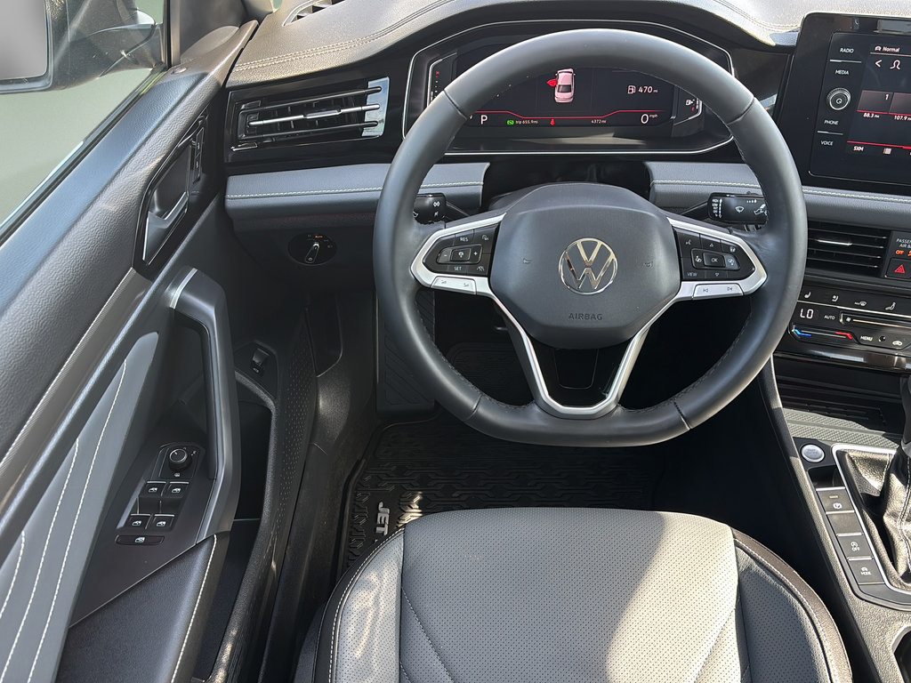 Used 2026 Volkswagen Jetta SEL FWD image 18