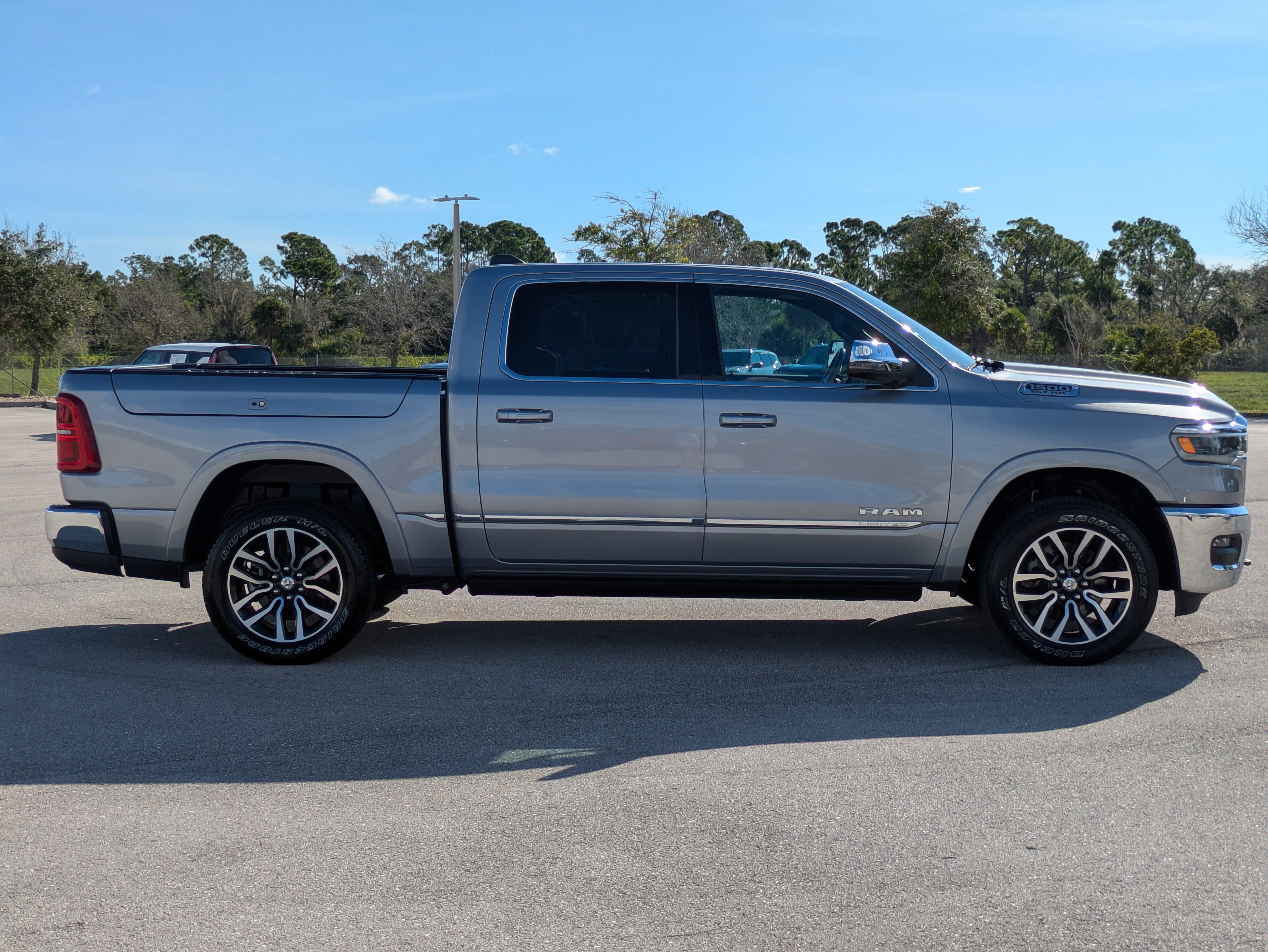 Used 2025 RAM 1500 Limited AWD/4WD image 3