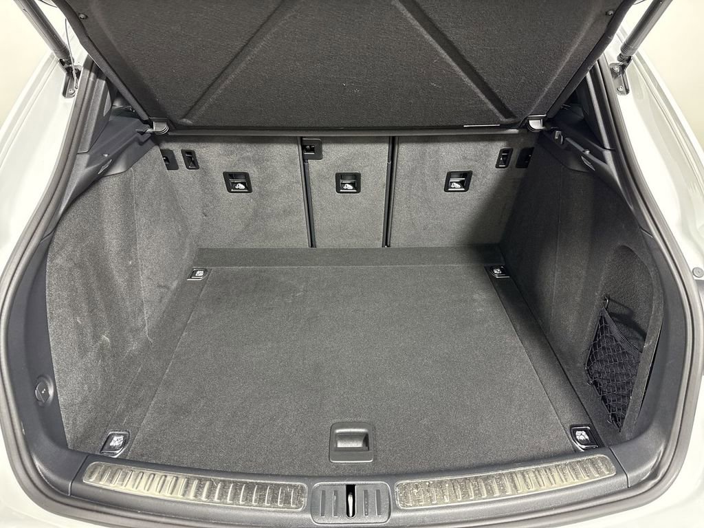 Certified 2025 Porsche Macan image 21