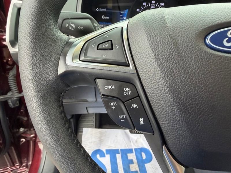 Used 2022 Ford Edge SEL w/ Convenience Package AWD/4WD image 13