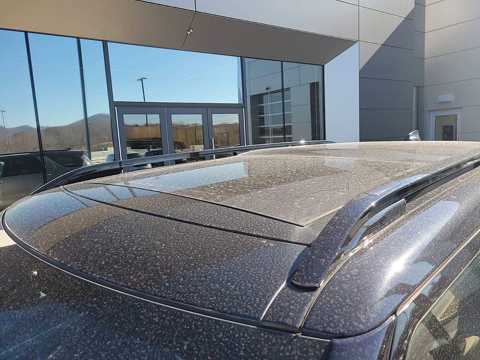 Certified 2025 Land Rover Discovery Dynamic SE image 12