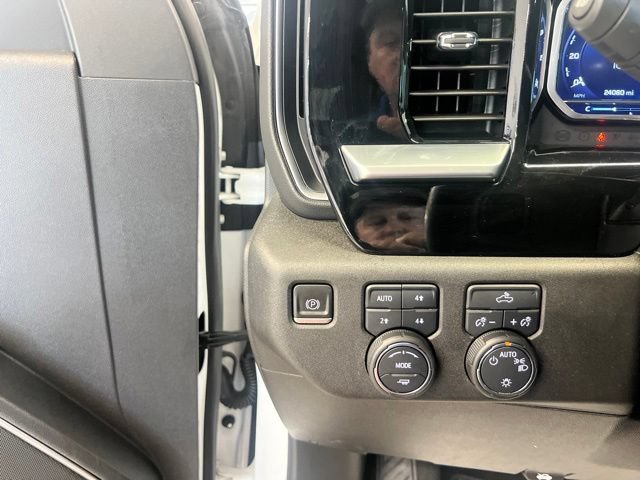 Certified 2022 Chevrolet Silverado 1500 LT w/ Texas Edition Plus AWD/4WD image 13