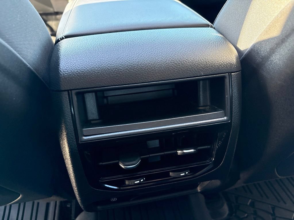 Used 2023 Jeep Grand Cherokee Limited w/ Luxury Tech Group II AWD/4WD image 19