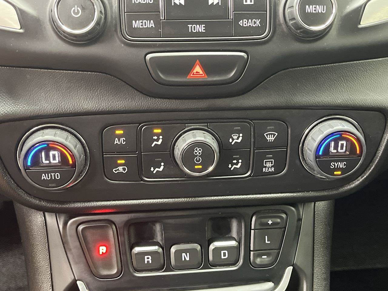 Used 2018 GMC Terrain SLE w/ Driver Convenience Package AWD/4WD image 20