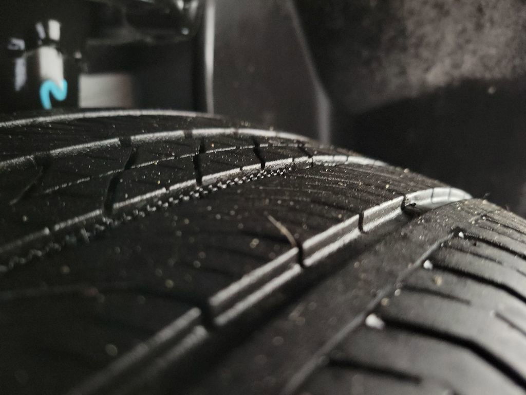 Used 2024 Jeep Compass Limited w/ Mopar Graphics Package image 11