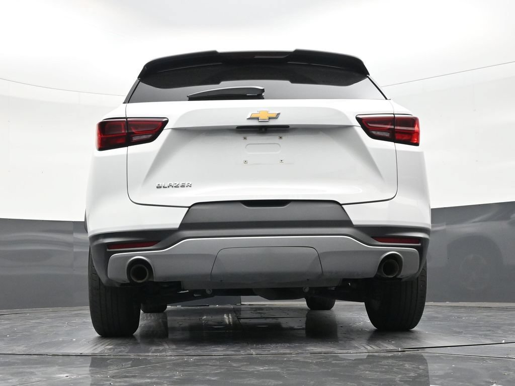 Used 2023 Chevrolet Blazer LT FWD image 23