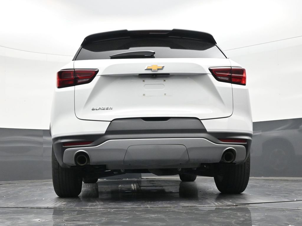 Used 2023 Chevrolet Blazer LT FWD image 23