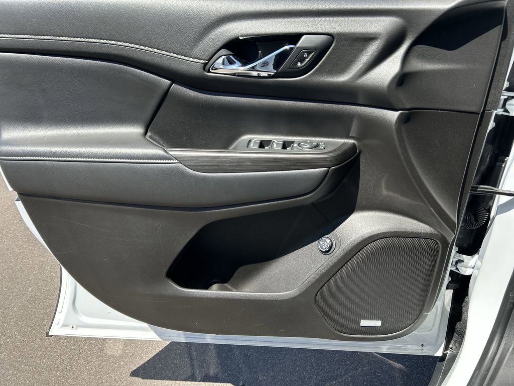 Used 2021 GMC Acadia SLT FWD image 22