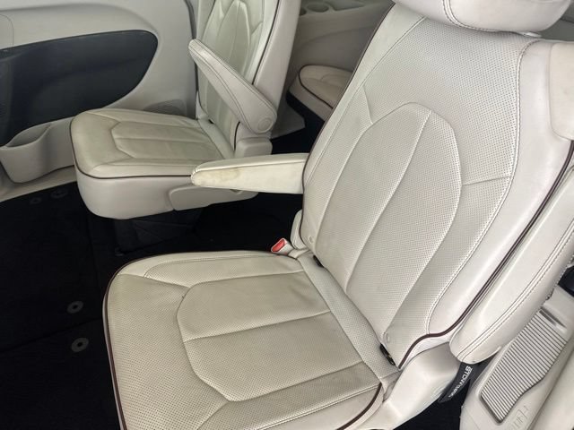 Used 2018 Chrysler Pacifica Limited FWD image 26