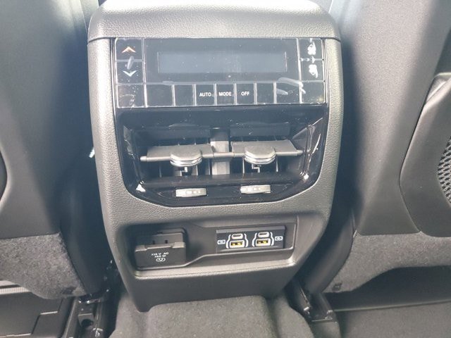 New 2024 Jeep Grand Cherokee L Altitude RWD image 6