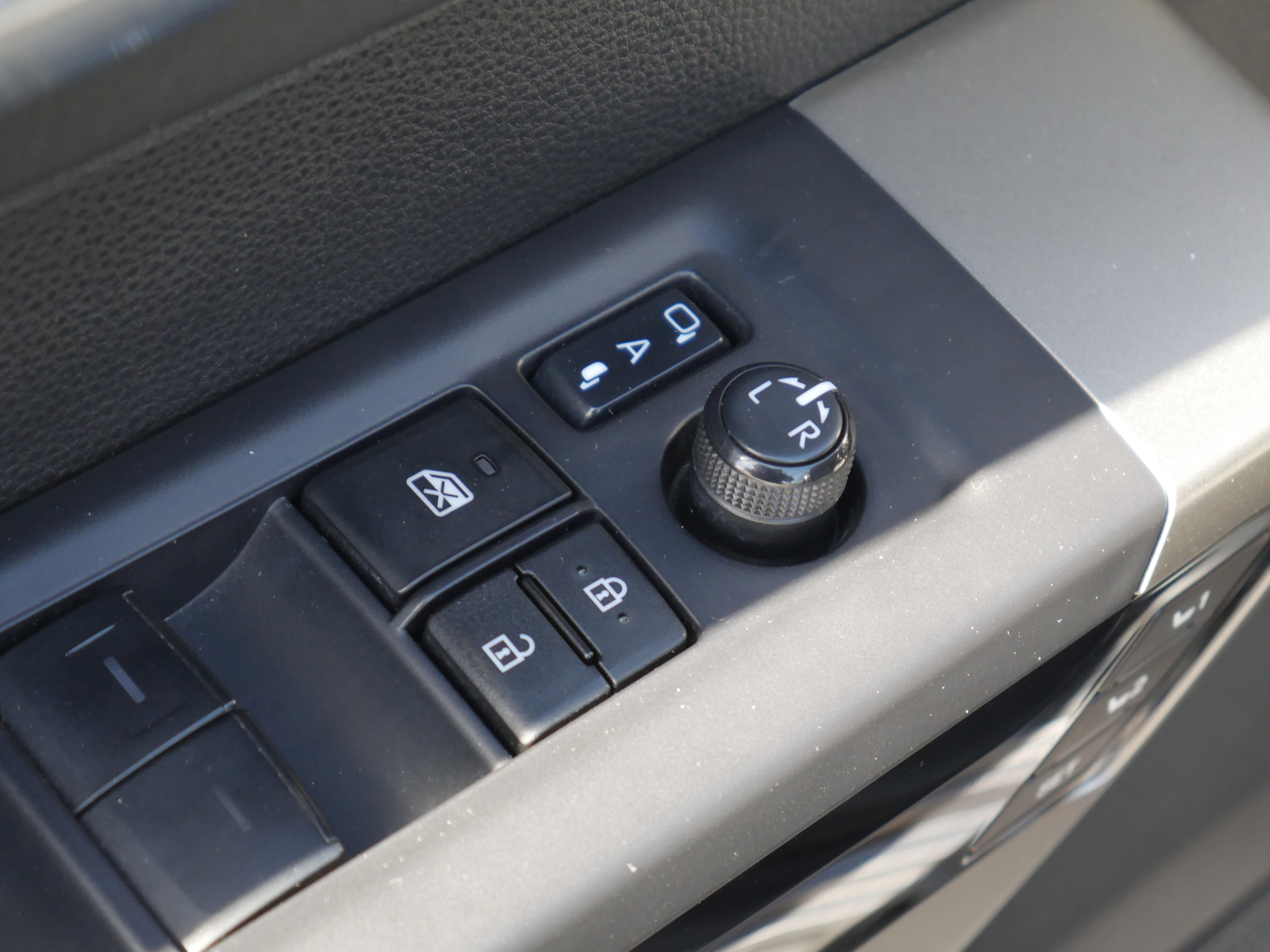 Used 2023 Toyota Sequoia Limited AWD/4WD image 40