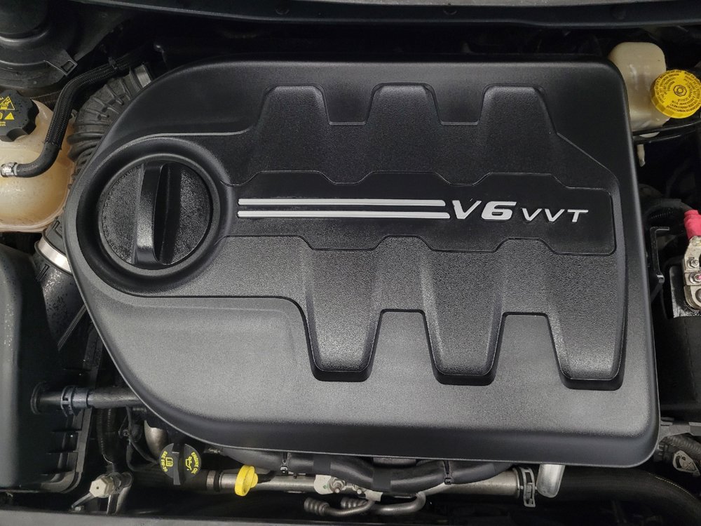 Used 2016 Chrysler 200 C w/ Premium Group image 30