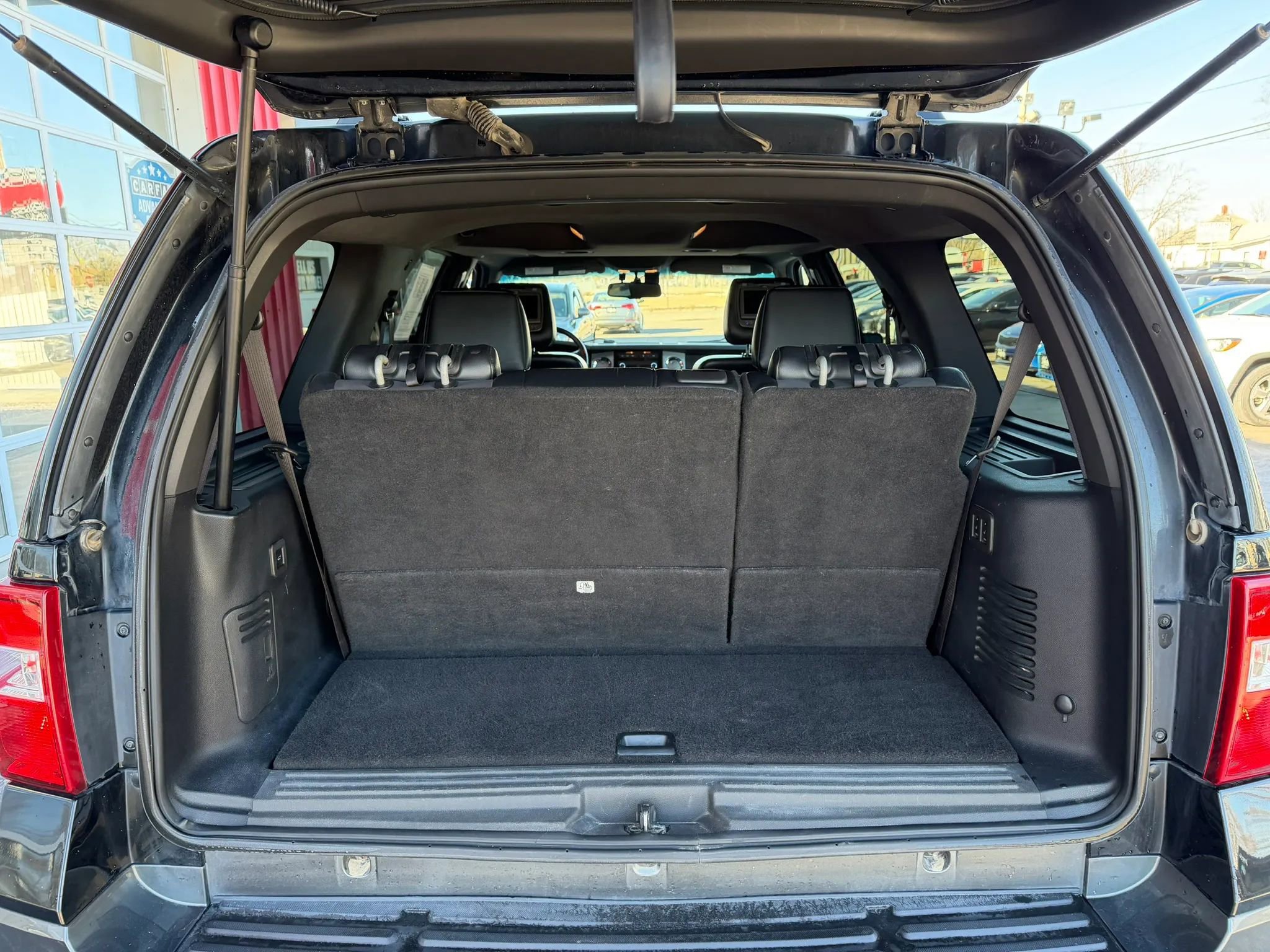 Used 2011 Ford Expedition XLT w/ 202A Rapid Spec Order Code image 8