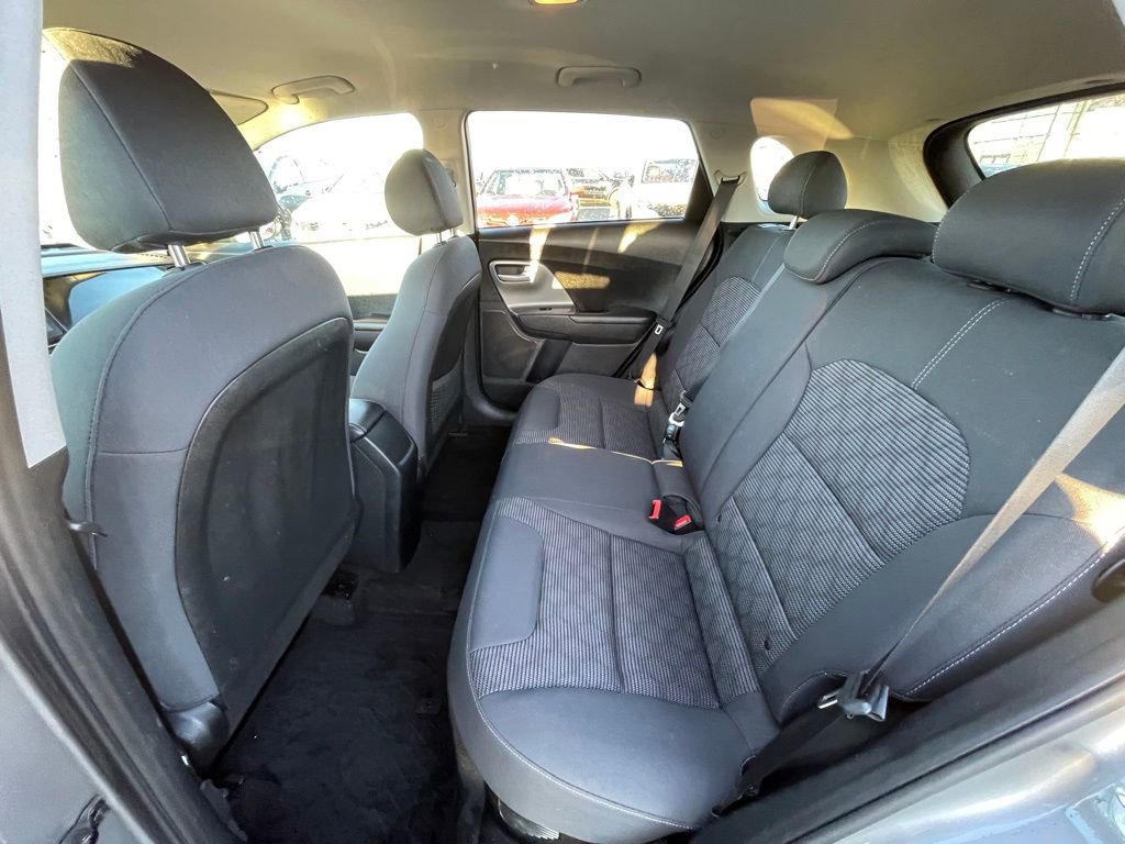 Certified 2022 Kia Niro LX image 21