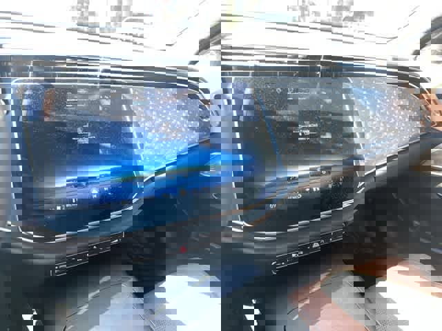 Used 2025 Mercedes-Benz E 350 4MATIC Sedan image 18