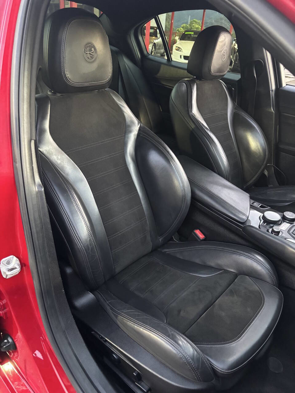 Used 2018 Alfa Romeo Giulia Quadrifoglio w/ Driver Assist Dynamic Package image 22