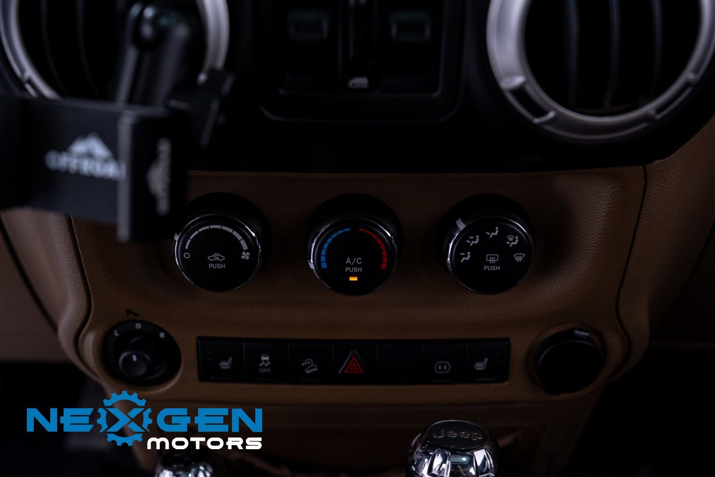 Used 2011 Jeep Wrangler Unlimited Rubicon image 16