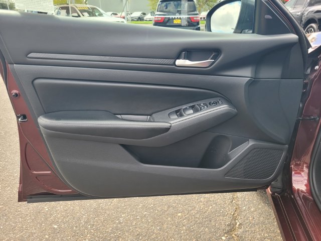 Certified 2025 Nissan Altima 2.5 SV FWD image 18