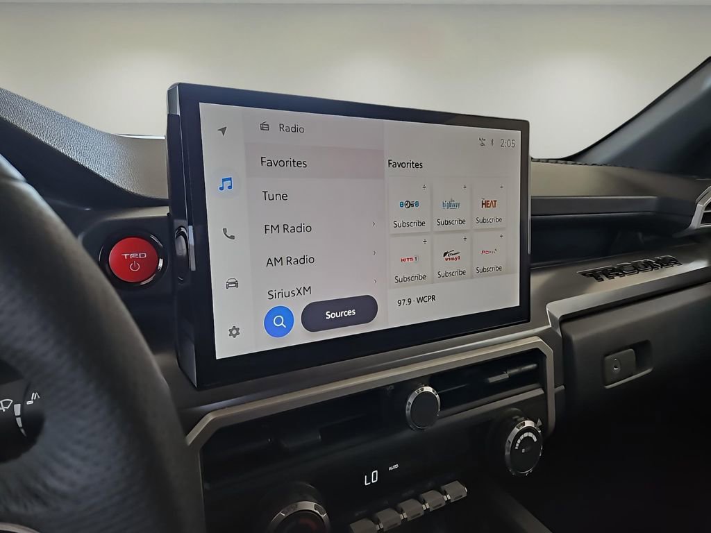 Used 2025 Toyota Tacoma TRD Sport image 34