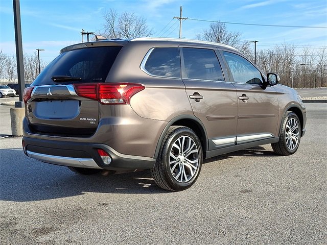 Used 2017 Mitsubishi Outlander SEL image 9
