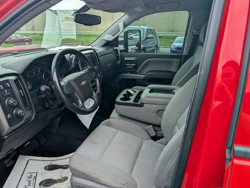 Used 2018 Chevrolet Silverado 1500 LT w/ All Star Edition AWD/4WD image 15