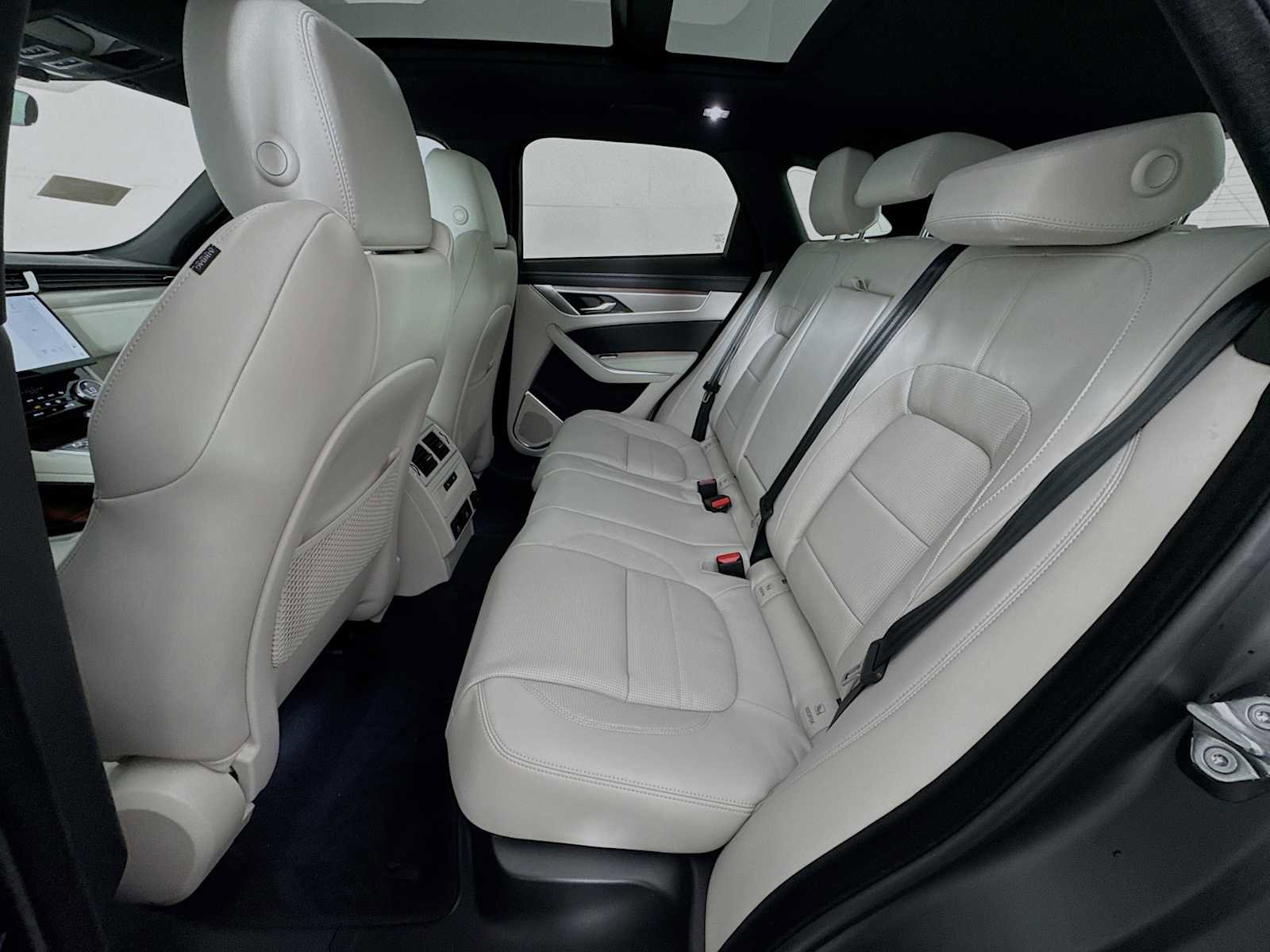 New 2026 Jaguar F-PACE R-Dynamic S image 21