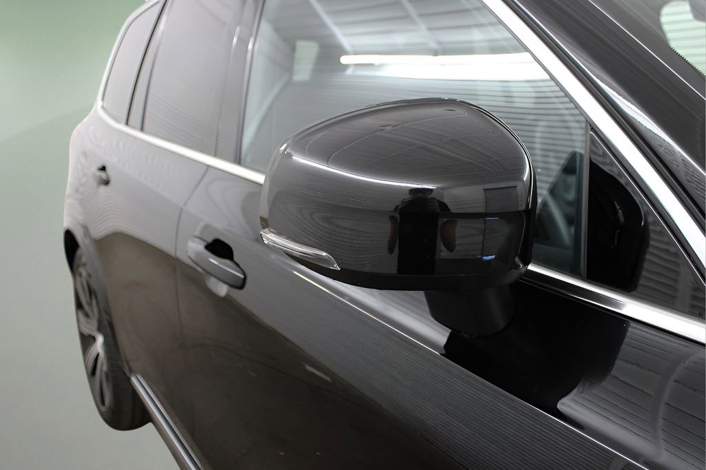 Used 2023 Volvo XC90 B6 Ultimate w/ Lounge Package image 43